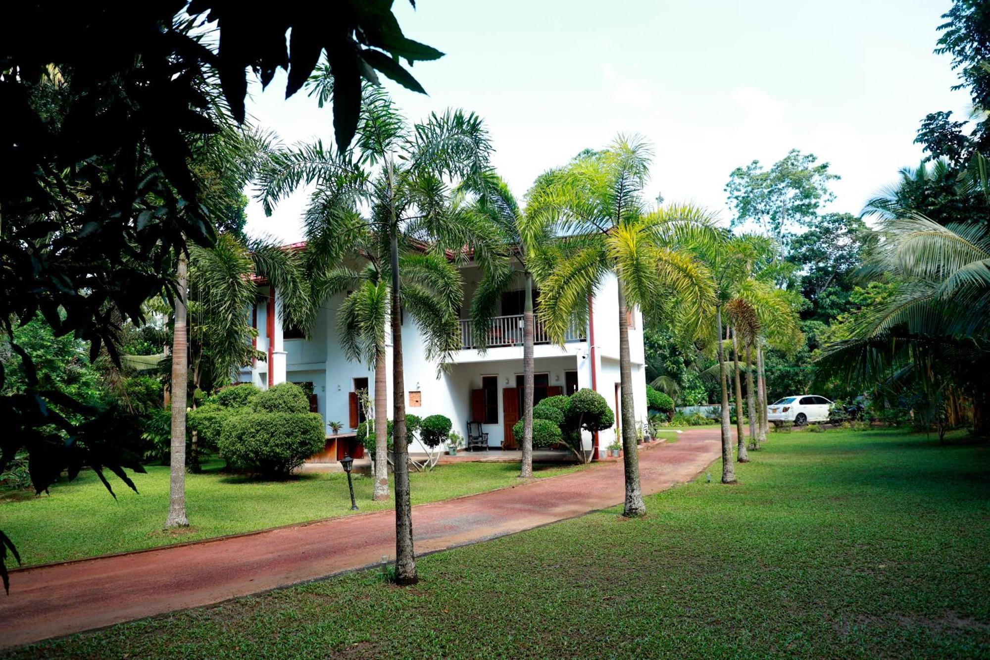 Green Edge Villa Hikkaduwa Buitenkant foto
