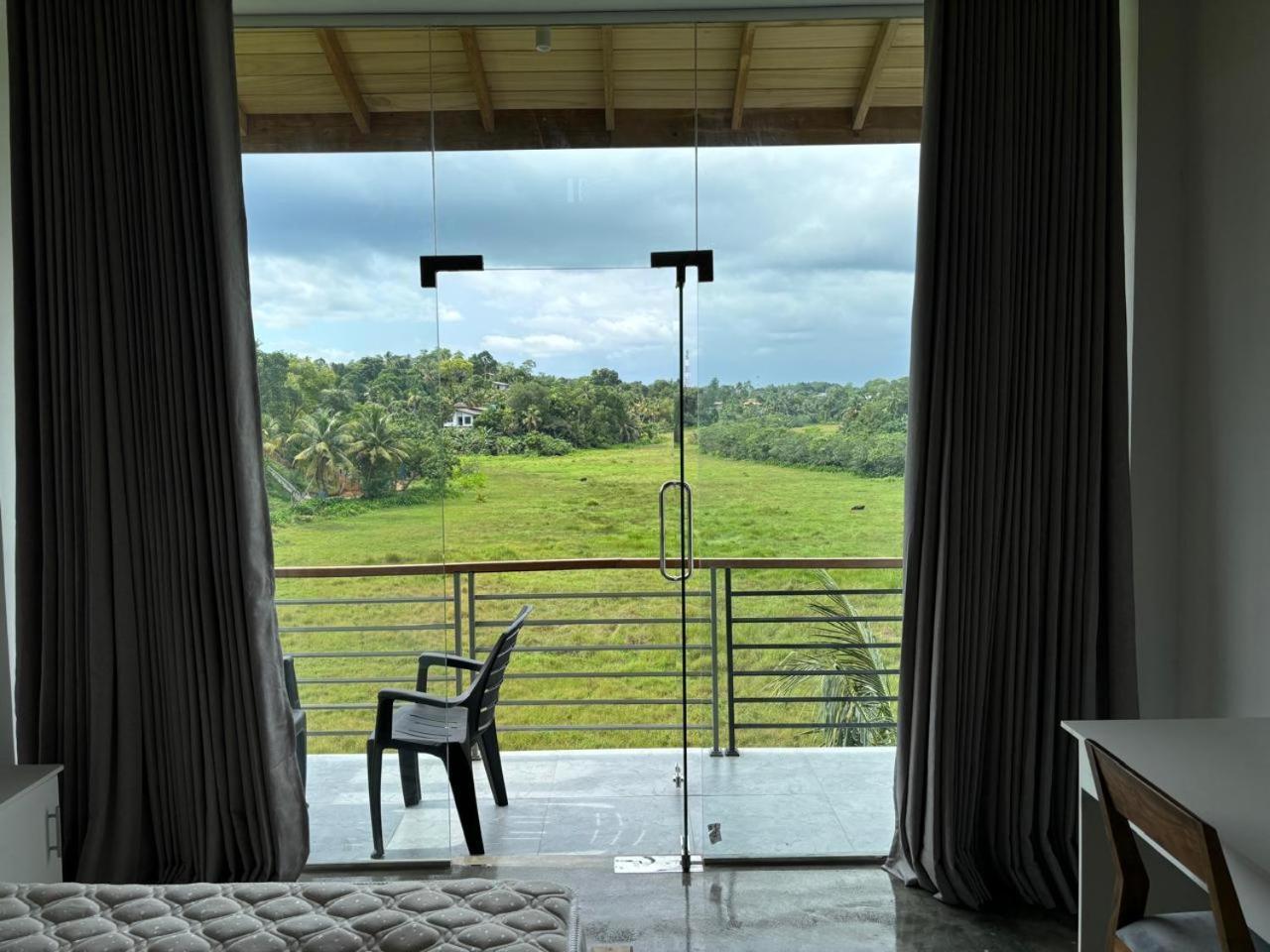 Green Edge Villa Hikkaduwa Buitenkant foto